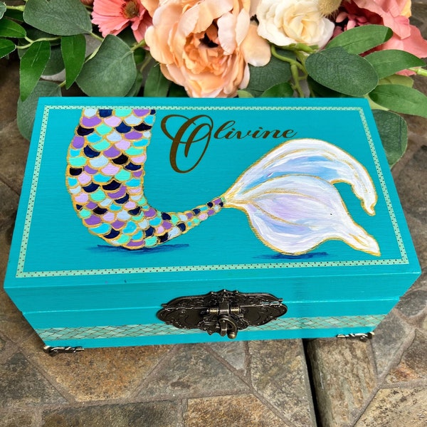 Handpainted Mermaid Keepsake Box, Mermaid trinket box, personalized jewelry box, Personalized keepsake box, Mermaid decor, beach theme box