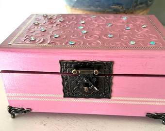 Light Pink Jewelry Box, Crystal Covered Trinket Box, Leave a little Sparkle wherever you go, Painted Keepsake box, Gift for Teen Girl, Blush