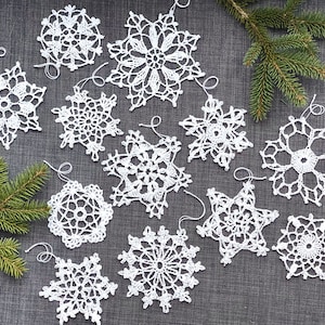 Set of 12 Crocheted Christmas Snowflakes hanging , lace snowflake decor, doily, Christmas Snowflakes ornaments, Christmas tree decoration