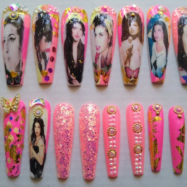Amy Winehouse Freestyle - Jeu d'ongles extra longs - Prêt à expédier | Cadeau pour elle | Bijoux pour ongles | Réutilisable
