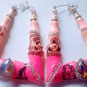 Sunset Pink Tribal Egyptian Ankh Fantasy Rhinestone Marble Pink Bamboo Hoop Earrings, Gold Retro Statement Jewelry