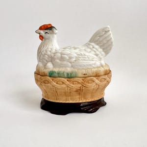 Small Hen on Nest, 19th Century Staffordshire Porcelain Bisque Box, England