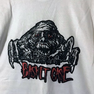 Maglietta bianca retrò anni '80 horror basket case di qualsiasi taglia