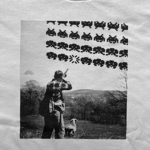 Rolig Space Invaders-t-shirt