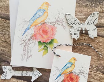 Carte de correspondance + étiquette cadeau assortie représentant un bel oiseau perché sur une rose