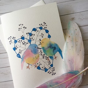 Carte de correspondance à impression aquarelle deux tourtereaux avec de petits coeurs