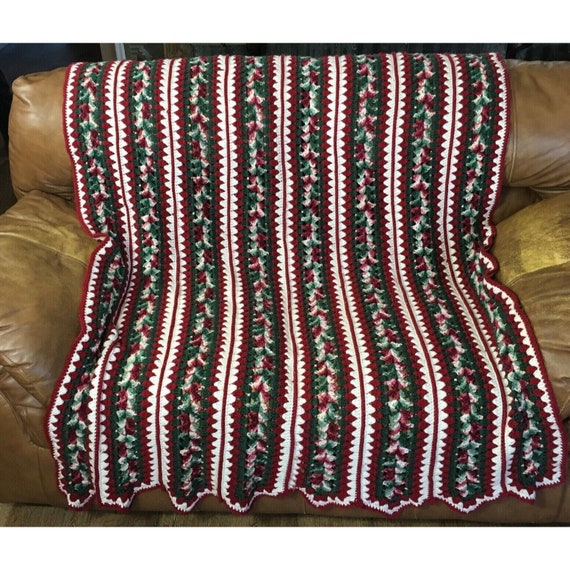 NEW HAND CROCHET CHRISTMAS RED GREEN WHITE AFGHAN LAP BLANKET THROW HAND  MADE