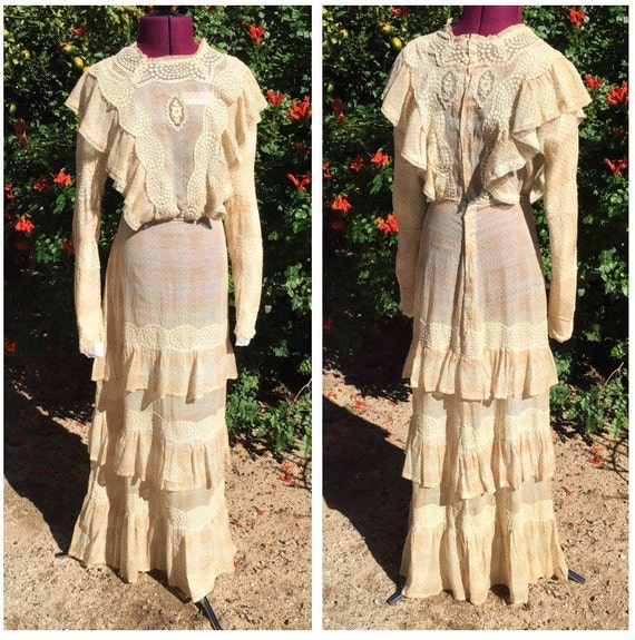 Edwardian-era summer tea dress. Checkered print w