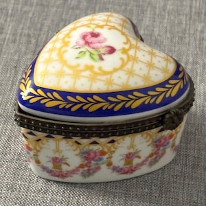 Vintage Heart Shaped Trinket Box
