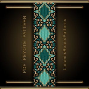 Peut inclure: Un motif vertical détaillé en turquoise, noir et beige, avec des formes de diamants et des motifs floraux. Le texte "PDF PEYOTE PATTERN" et "LunamisBeadsPatterns" est affiché sur les côtés sur un fond sombre.