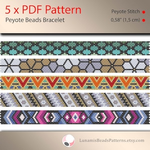 Op de afbeelding: Vijf kralenpatronen voor een peyote-armband, elk patroon wordt getoond in een ander kleurenschema. De patronen zijn 1,5 cm breed. De patronen zijn beschikbaar als PDF-downloads.