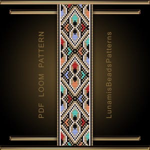 Puede incluir: Un diseño vertical estampado con formas geométricas en una variedad de colores, incluyendo rojo, azul y beige. El diseño está sobre un fondo oscuro con detalles dorados. El texto a la izquierda dice "PDF LOOM PATTERN" y a la derecha "LunamisBeadsPatterns".