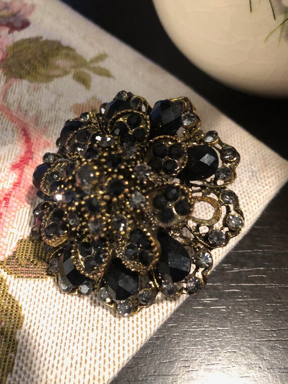 Vintage Statement Ring Black Swarovski crystals Ri