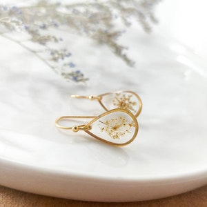 Queen Anne's Lace earrings, lace anniversary gift, homemade cottagecore earrings, pressed flower dainty jewelry, bridesmaid proposal