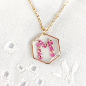 Collar dorado con letras de flores conservadas, collar estético, regalo de hermana del alma, regalo de cumpleaños número 21, regalo reflexivo