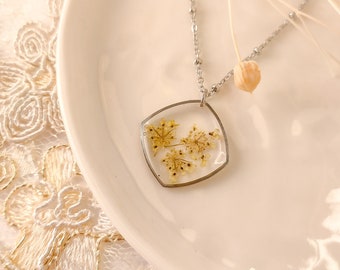 Gift for mom on mothers day from kids, sentimental mon gift, pressed flower necklace, botanical jewelry, handmade jewelry