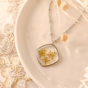 Gift for mom on mothers day from kids, sentimental mon gift, pressed flower necklace, botanical jewelry, handmade jewelry