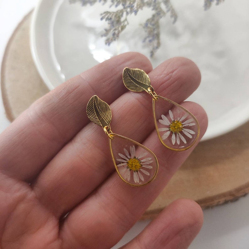 Pressed flower earrings, daisy jewelry, Botanical earrings, unique gift for Sister, anniversary gifts image 4