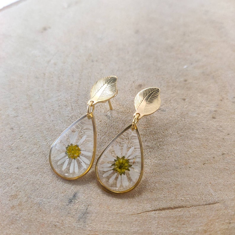 Pressed flower earrings, daisy jewelry, Botanical earrings, unique gift for Sister, anniversary gifts image 5