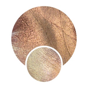 Multichrome 26mm Deneb chameleon pressed pan peach pink yellow gold color shift vegan eyeshadow multi chrome duochrome sparkle