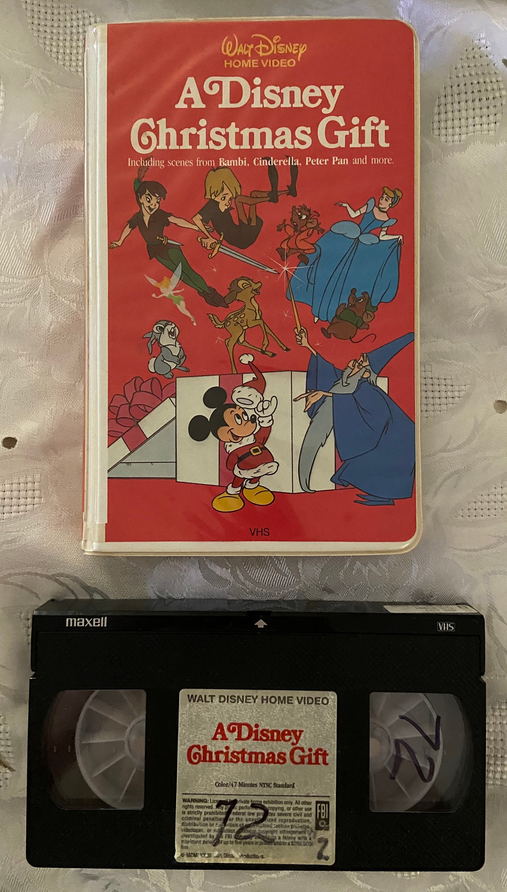 A Disneys Christmas Gift Walt Disney Home Video 1990 Tape : Free