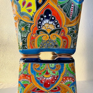 Kwadratowy garnek Talavera.