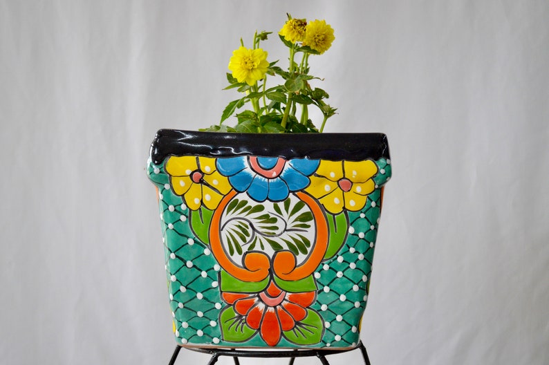 Talavera shops Pot (vase)