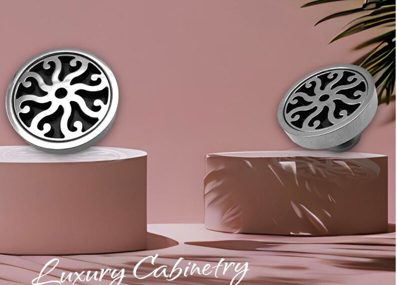 Drawer Knobs & Pulls | Classic Eight Scrolls Design by Designer Drains bild 7