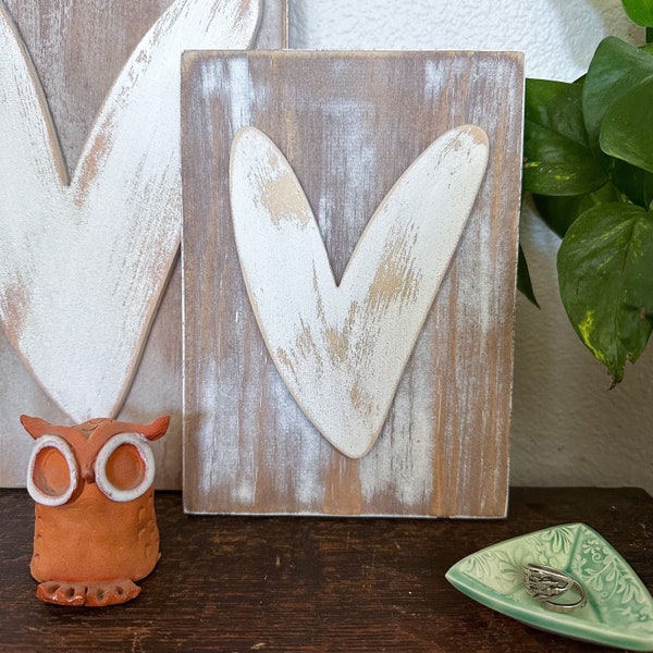 Chippy Heart, Farmhouse Decor, Simple Wall Art