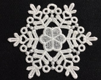 Snowflake Daisy Embroidered Free Standing Lace