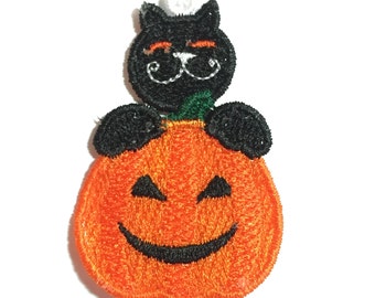 Cat Kitty Ornament Halloween Pumpkin Embroidered Free Standing Lace