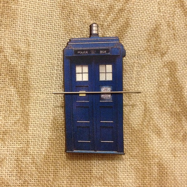 Tardis Woodcut Needle Knack
