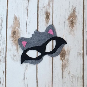 Halloween Mask  RACCOON MASK Machine Embroidery Design  cute animal mask in the hoop  #574
