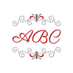Può includere: Un design di monogramma con le lettere ABC in carattere corsivo rosso, circondato da una cornice decorativa a volute grigie.