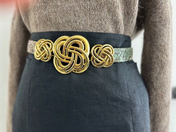 Vintage Alexis Kirk tan lizard texture leather belt. Vintage Alexis Kirk Gold Hardware Honey Colored Lizard Belt  main image 4