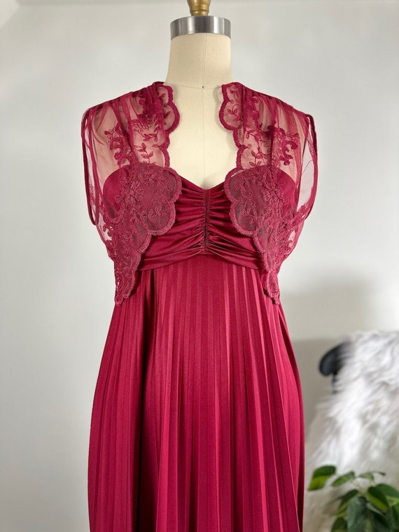 Stunning Vintage 70s Raspberry Red Pleated Lace Ja