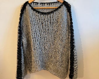 Alpaca Boucle sweater made in gray and black edge
