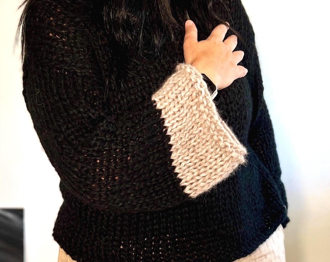 Kim Sweater in black and beige