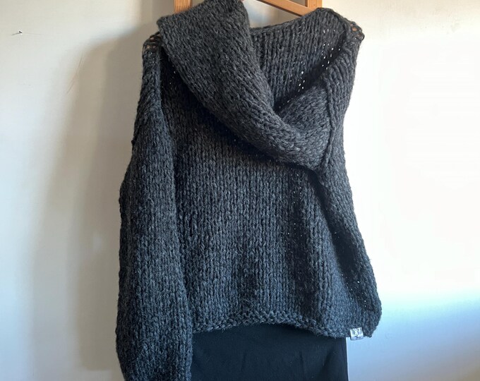 Alpaca sweater dark grey mixed yarn of alpaca and wool