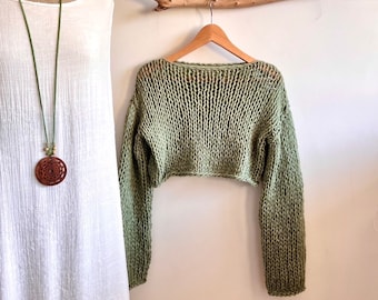 CROPPED SWEATER in moss green, warm and soft sweater