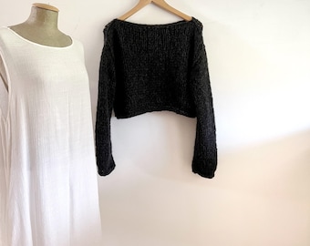 CROPPED SWEATER in moss green, warm and soft sweater