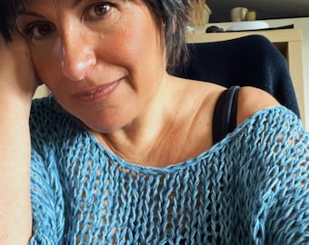 Light sweater in light blue