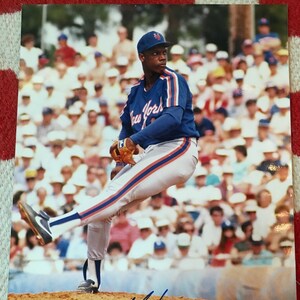 New York Mets Authentic 8 x 10 Dwight Golden Signed Photo Autograph Baseball Hall of Fame MLB World Champion Cy Young Pitcher