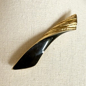 Trifari Signed Black Enamel and Gold Tone Abstract Deco Brooch Pin 1970s-80s Jewelry