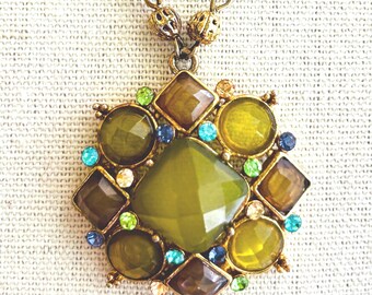 Vintage VCLM Pendant Necklace: Gold, Green Starburst Design