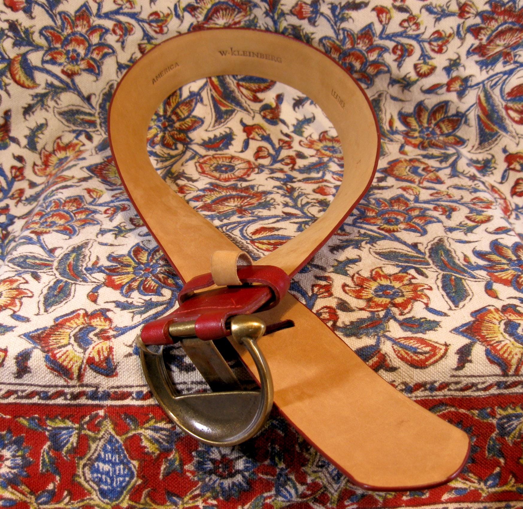 W.Kleinberg Red Leather Round Gold-Tone Buckle Belt Size 34 W. Kleinberg Red XS America Womans Leather Belt With  main image 4