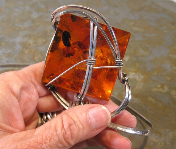 Huge Modernist Triangular Pyramid Baltic Amber St… - image 6
