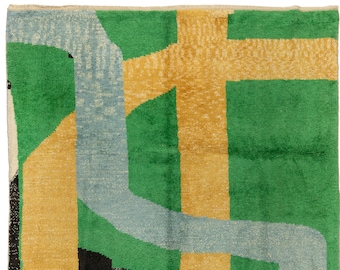 Abstract Tulu Wool Rug: Green, Yellow, Blue, Black, Hand-Woven