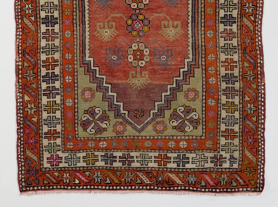 Hand Knotted Vintage Wool Persian Rug No. 102 Hand Knotted Vintage Wool Persian Rug No. 102