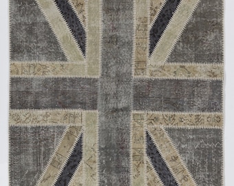 Union Jack Patchwork Rug: Faded British Flag Design